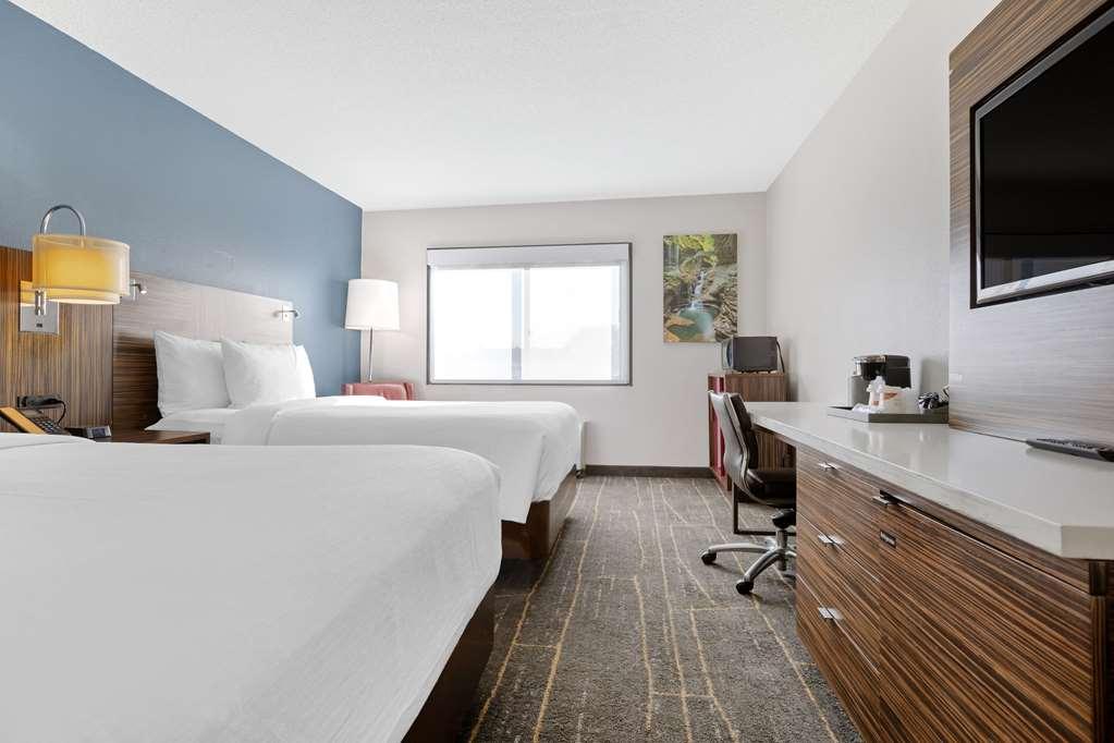 The Lux Hotel & Conference Center, Ascend Hotel Collection Waterloo Kamer foto
