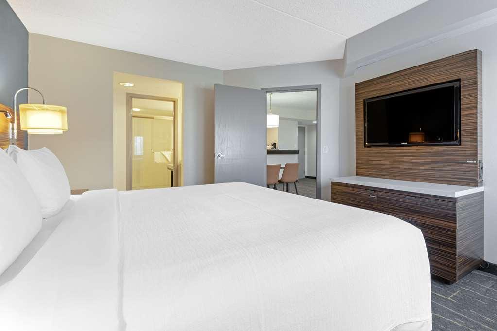 The Lux Hotel & Conference Center, Ascend Hotel Collection Waterloo Kamer foto
