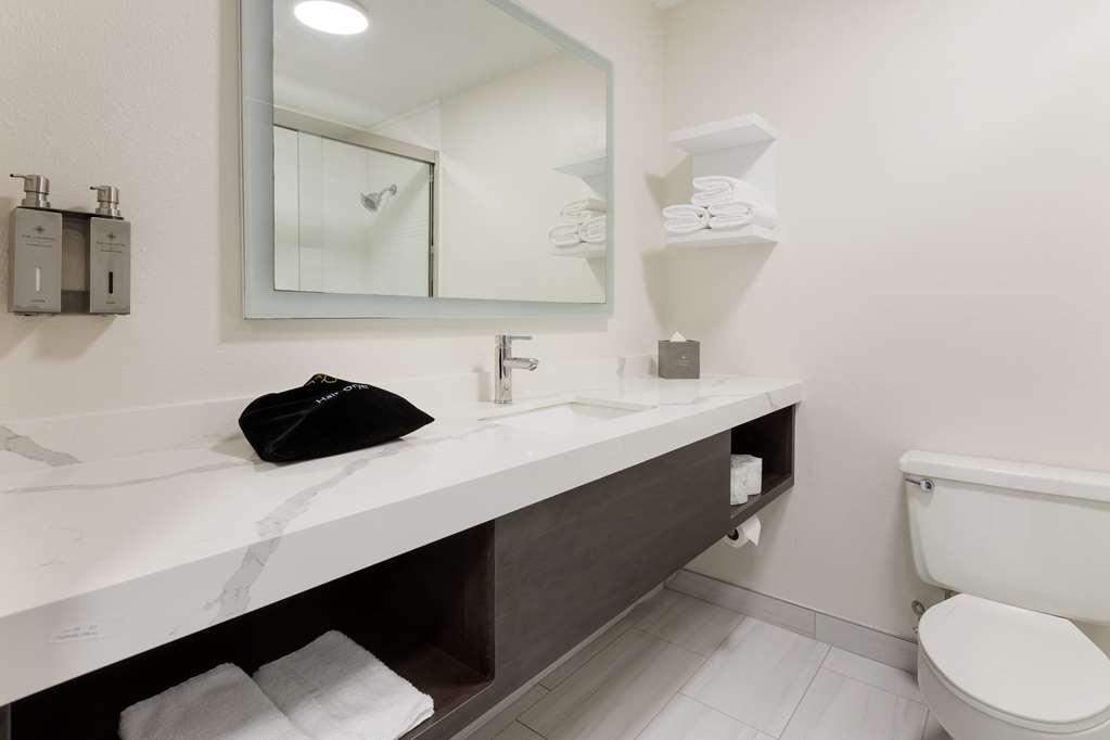 The Lux Hotel & Conference Center, Ascend Hotel Collection Waterloo Kamer foto